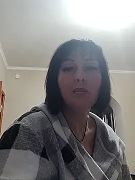HelgaDennis online show from April 28, 5:51 pm
