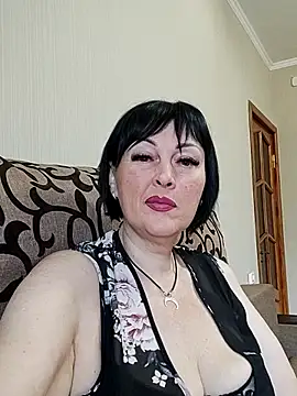 HelgaDennis online show from July 10, 6:07 am