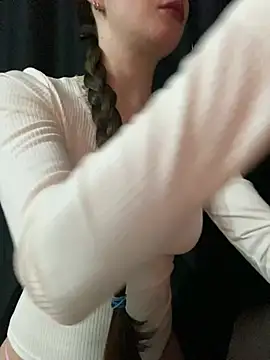 shrie beverlyy045 online show from April 5, 11:35 pm