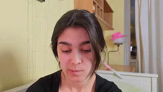 LuciKardos online show from April 26, 7:44 pm