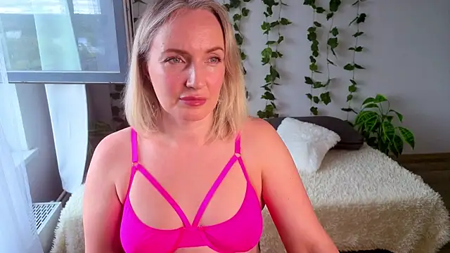 MonikFoxi online show from June 24, 4:22 am