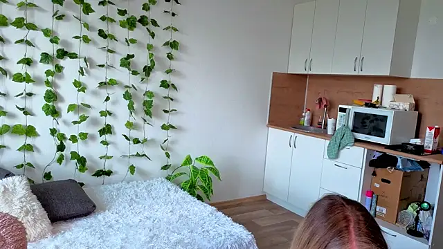 MonikFoxi online show from July 8, 5:12 am