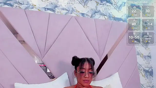 mia rouxx1 online show from May 5, 4:53 am