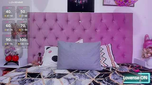 Snapshot of Natasha_wishx chatting on June 9, 8:20 pm Natasha wishx online show from June 9, 8:20 pm