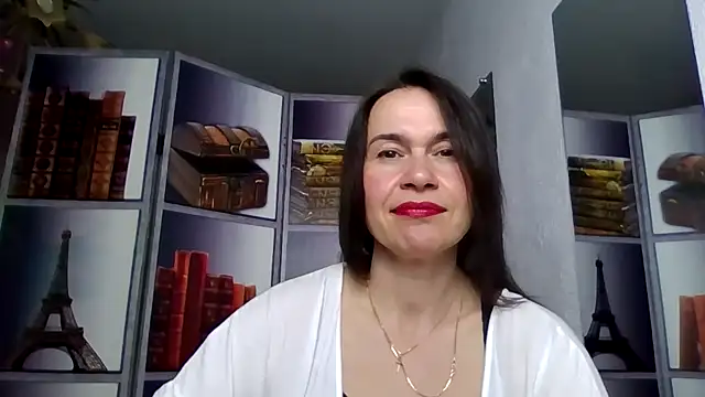 Selena Moo online show from April 18, 10:30 am