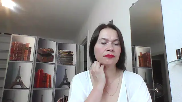 Selena Moo online show from June 7, 9:35 am