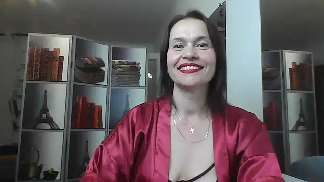 Snapshot of Selena_Moo chatting on June 23, 9:35 pm Selena Moo online show from June 23, 9:35 pm