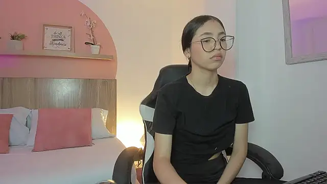 sofi alix online show from June 8, 7:03 pm