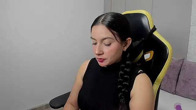 kira relish online show from April 29, 12:42 pm