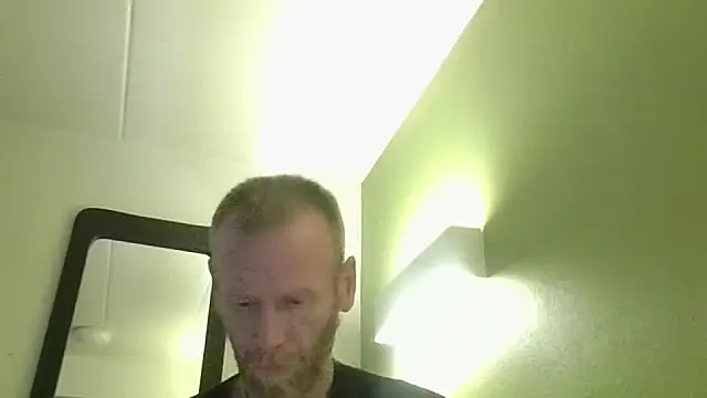 edmmusiccouple online show from March 20, 2:49 am