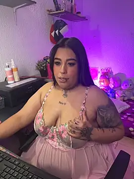 Snapshot of Aru_celeste chatting on April 17, 4:21 pm Aru celeste online show from April 17, 4:21 pm