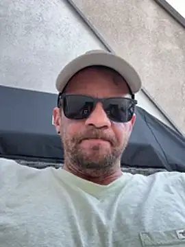 Snapshot of stefhart chatting on April 5, 4:59 pm stefhart online show from April 5, 4:59 pm