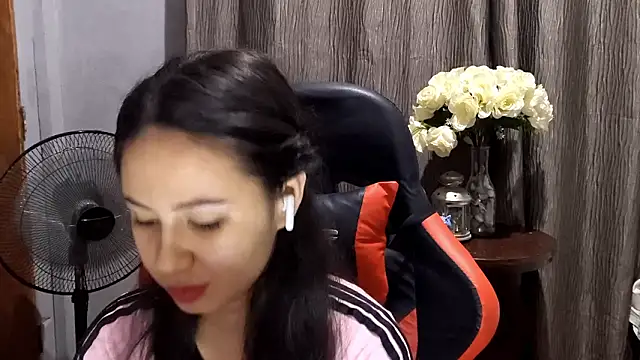 SeleneChiang online show from March 22, 11:24 am