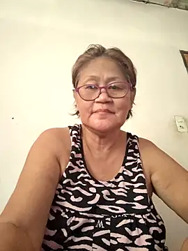 Snapshot of Sunflower1956 chatting on May 4, 5:14 am Sunflower1956 online show from May 4, 5:14 am