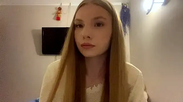 CarolineNine online show from April 25, 3:09 pm