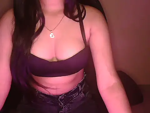 Snapshot of urvashi_rai chatting on May 12, 5:15 am urvashi rai online show from May 12, 5:15 am