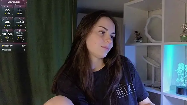 dark honey  online show from May 1, 4:00 pm