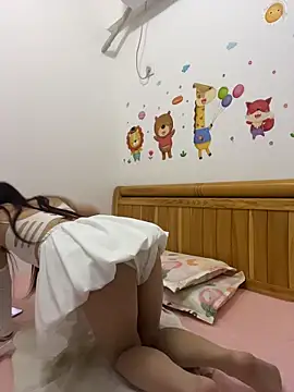 flylingling33 online show from March 24, 4:56 pm