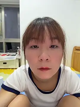 flylingling33 online show from May 20, 4:24 pm