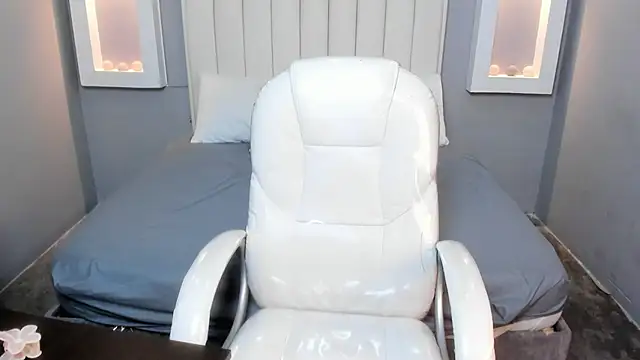 KeilyBennett online show from March 21, 6:11 pm