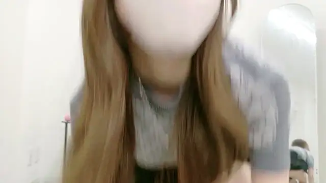 Snapshot of salachan_v chatting on June 16, 12:52 pm salachan v online show from June 16, 12:52 pm