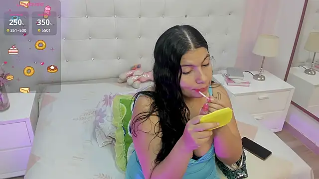 Snapshot of DianaSheren chatting on May 11, 8:06 pm DianaSheren online show from May 11, 8:06 pm
