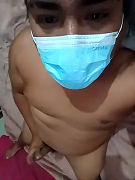 Snapshot of alexfrank24 chatting on April 13, 12:10 pm alexfrank24 online show from April 13, 12:10 pm