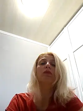 MiaLove183 online show from June 7, 8:29 am