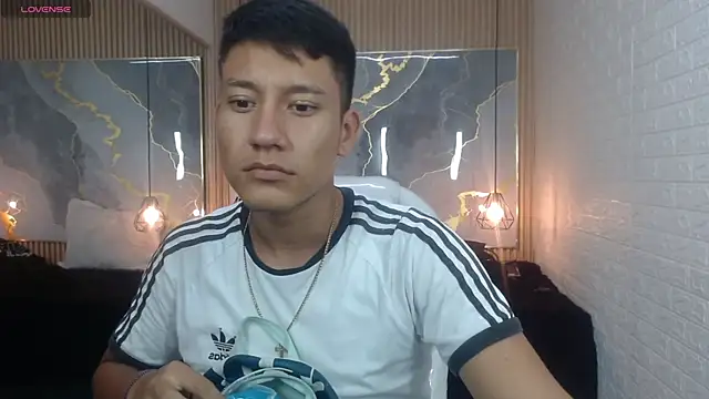DominantBoy4 online show from May 5, 8:06 pm