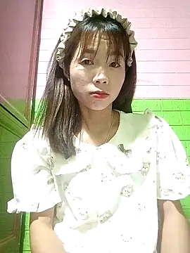AmyLinee01 online show from May 4, 12:12 pm