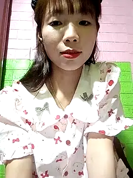 AmyLinee01 online show from May 11, 4:26 pm