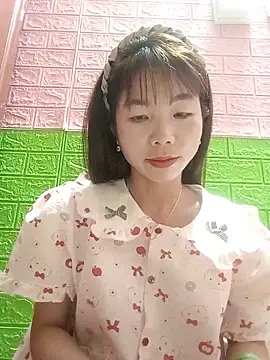 AmyLinee01 online show from June 12, 6:45 am