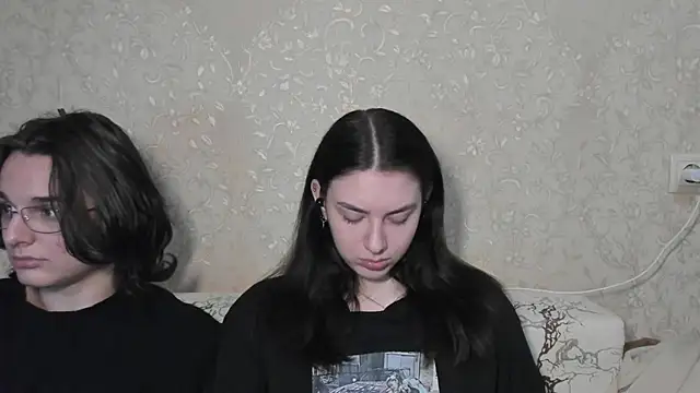 Snapshot of muuur_love231 chatting on June 9, 1:34 pm muuur love231 online show from June 9, 1:34 pm
