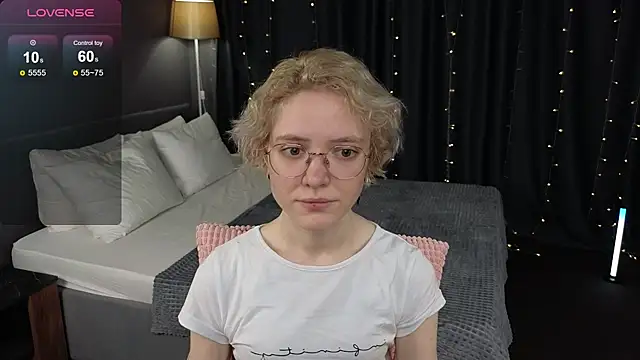 Snapshot of HottoKori chatting on May 12, 5:37 am HottoKori online show from May 12, 5:37 am