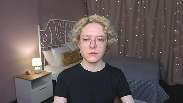 Snapshot of HottoKori chatting on June 6, 5:34 am HottoKori online show from June 6, 5:34 am