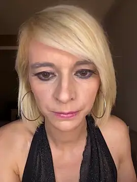 Snapshot of evaluminax chatting on March 27, 9:25 pm evaluminax online show from March 27, 9:25 pm