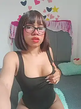 Snapshot of Lucy_Em chatting on July 19, 1:48 pm Lucy Em online show from July 19, 1:48 pm
