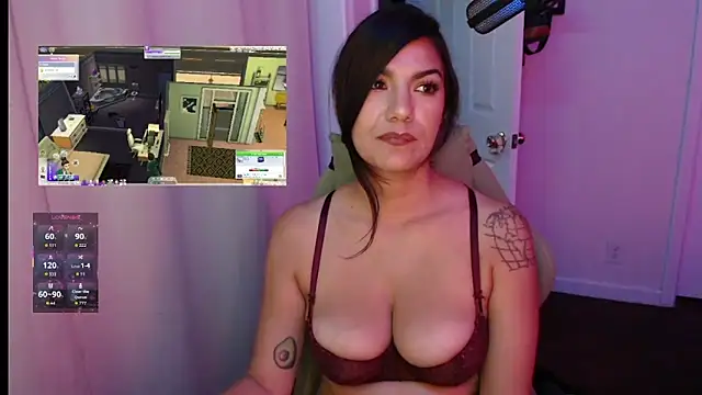 Snapshot of sweetRoxie chatting on May 15, 11:45 pm sweetRoxie online show from May 15, 11:45 pm