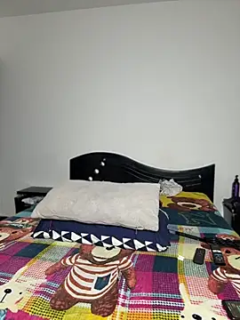 Snapshot of Amelie-RedHoney chatting on June 6, 5:34 am Amelie-RedHoney online show from June 6, 5:34 am