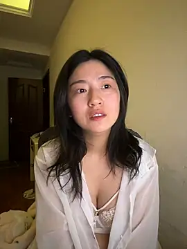 Snapshot of Olivia_PINK0322 chatting on April 21, 12:11 pm Olivia PINK0322 online show from April 21, 12:11 pm