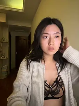 Snapshot of Olivia_PINK0322 chatting on May 2, 12:21 pm Olivia PINK0322 online show from May 2, 12:21 pm