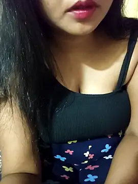 Snapshot of Tridha_2 chatting on April 15, 7:58 pm Tridha 2 online show from April 15, 7:58 pm