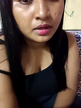 Snapshot of Tridha_2 chatting on April 21, 6:34 pm Tridha 2 online show from April 21, 6:34 pm