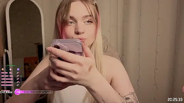 Snapshot of lucysussy chatting on April 23, 5:26 pm lucysussy online show from April 23, 5:26 pm