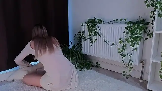 Snapshot of aviaveavii chatting on March 24, 2:22 pm aviaveavii online show from March 24, 2:22 pm