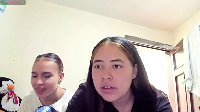 Lauxury H online show from May 21, 7:21 pm