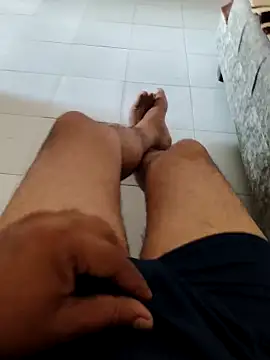 Snapshot of B_S0051 chatting on April 8, 2:11 am B S0051 online show from April 8, 2:11 am