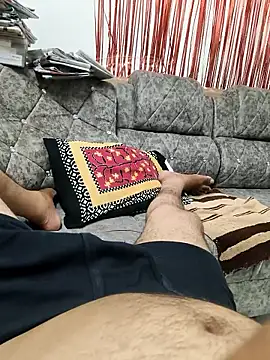 B S0051 online show from June 13, 7:56 pm