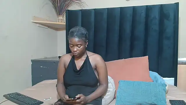 Snapshot of SexySlimMelanin7 chatting on July 14, 8:03 pm SexySlimMelanin7 online show from July 14, 8:03 pm
