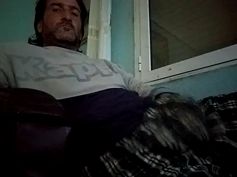 Snapshot of DanTrov79 chatting on April 28, 8:14 pm DanTrov79 online show from April 28, 8:14 pm